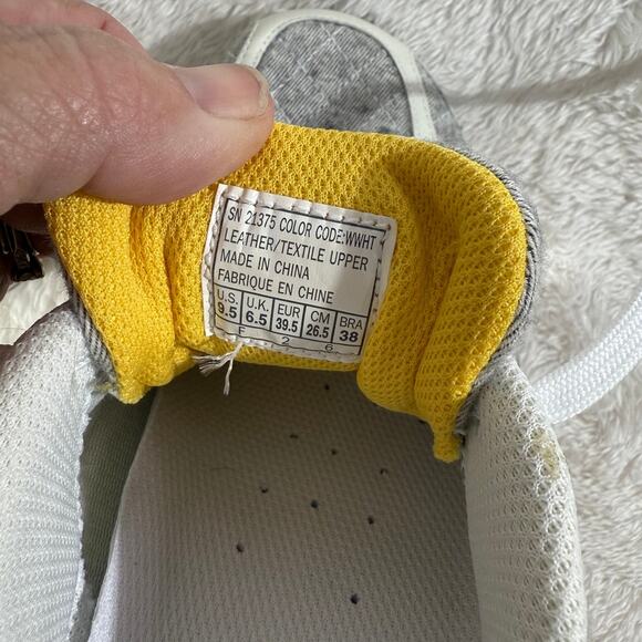 Skechers Women's Light Bling Leather & Canvas Gray Size 9.5 NWOT - Picture 5 of 6